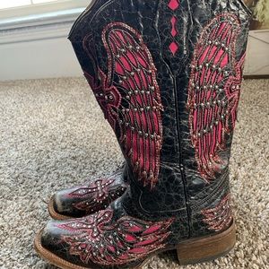 Corral boots size 8
